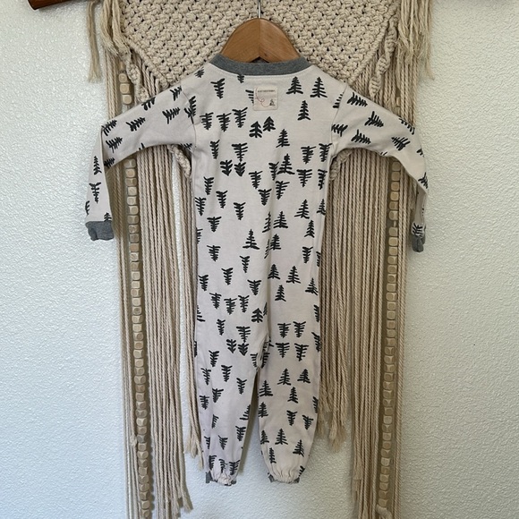 Burt’s bees baby pajamas set of 2 (feet cut off) 18mo - Picture 7 of 7